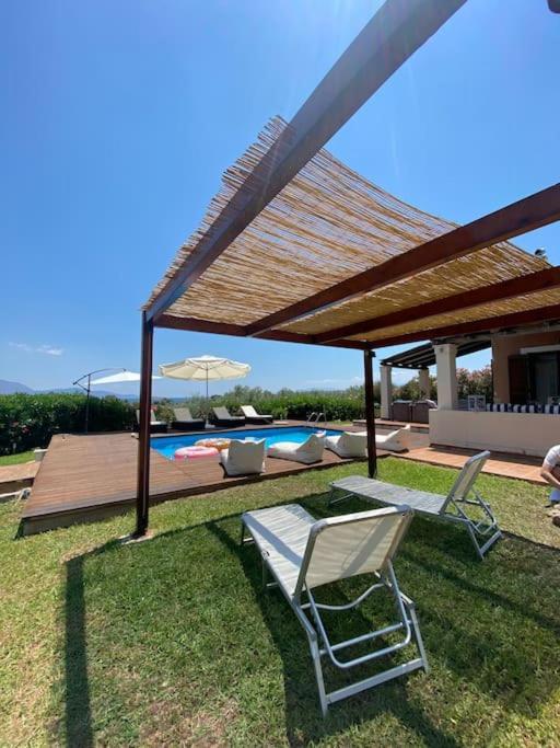 Georges Villa Galaxidi, Family, Pool And Garden Exterior photo