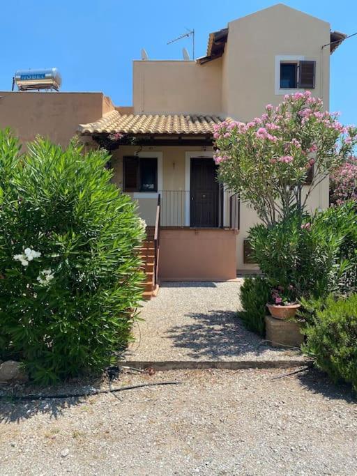 Georges Villa Galaxidi, Family, Pool And Garden Exterior photo