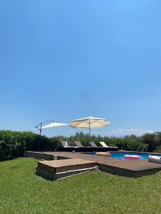 Georges Villa Galaxidi, Family, Pool And Garden Exterior photo